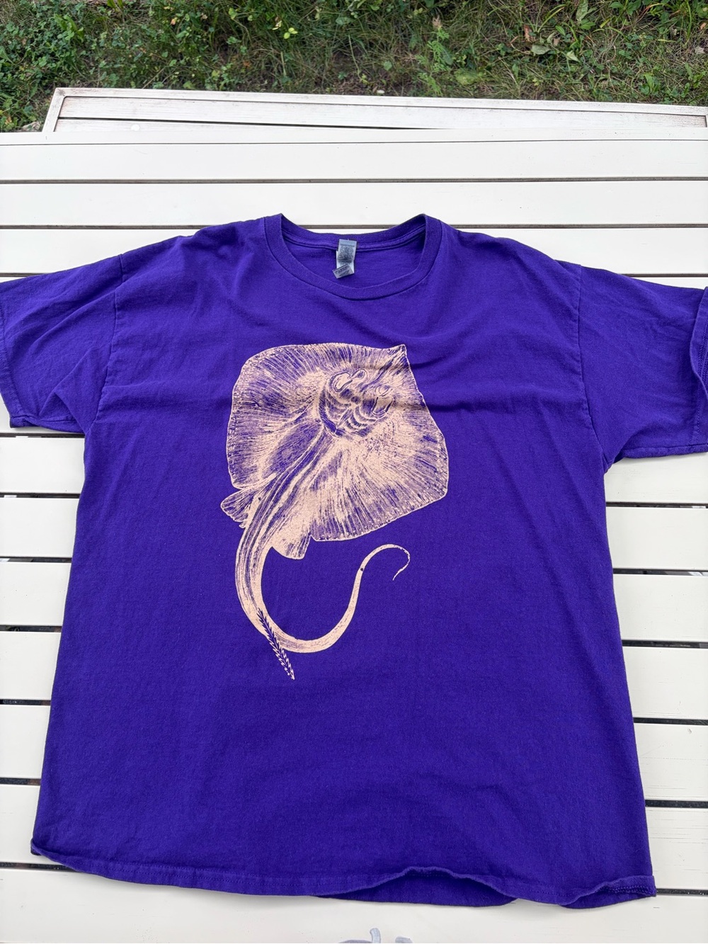 Men’s Purple Graphic Stingray T-Shirt
